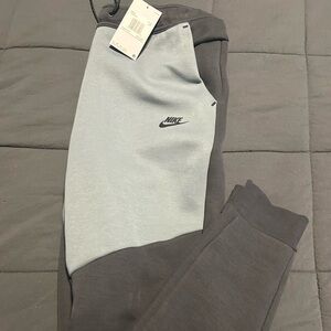 Men’s Nike Tech